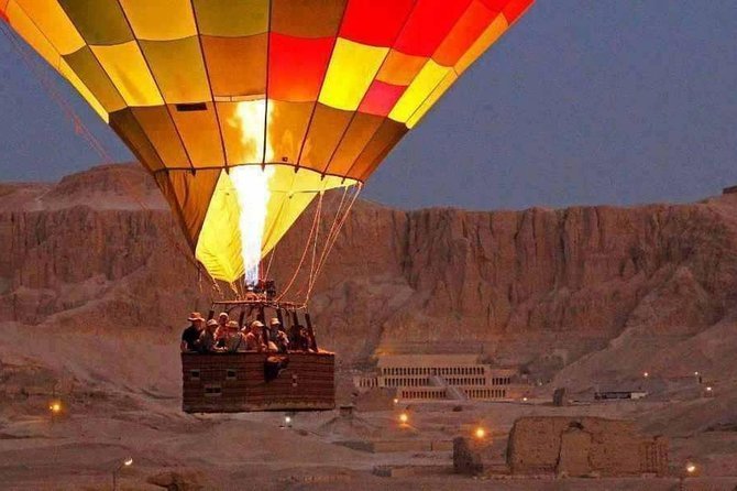 Hot Air Balloon in Luxor — image 1