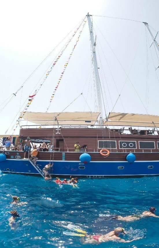 Luxury Yacht Cruise — image 1