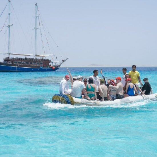 Luxury Yacht Cruise — image 3