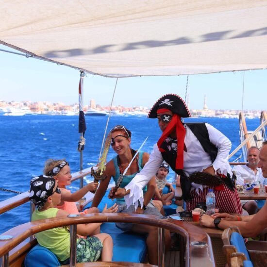 Luxury Yacht Cruise — image 6